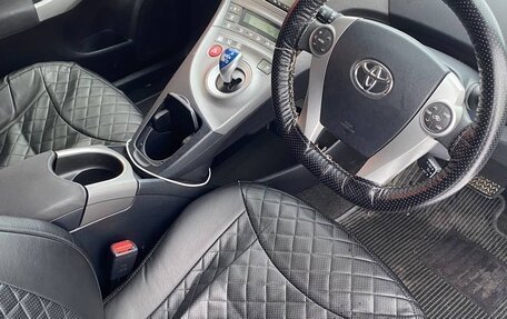 Toyota Prius, 2013 год, 1 300 000 рублей, 15 фотография