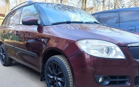 Skoda Fabia II, 2009 год, 550 000 рублей, 2 фотография