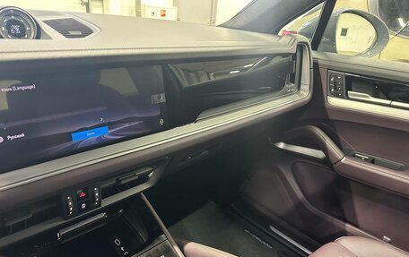 Porsche Cayenne III, 2025 год, 18 390 000 рублей, 10 фотография