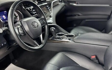 Toyota Camry, 2020 год, 2 690 000 рублей, 10 фотография