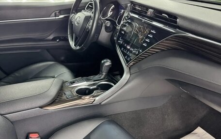 Toyota Camry, 2020 год, 2 690 000 рублей, 13 фотография