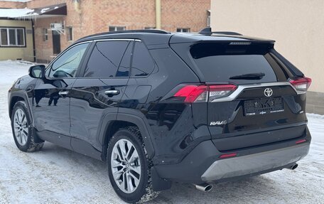 Toyota RAV4, 2019 год, 3 540 000 рублей, 2 фотография