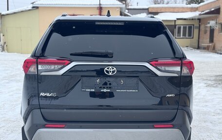 Toyota RAV4, 2019 год, 3 540 000 рублей, 3 фотография