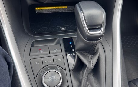 Toyota RAV4, 2019 год, 3 540 000 рублей, 18 фотография