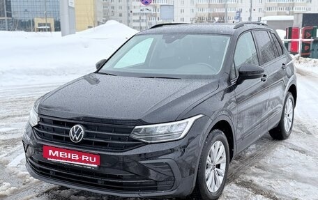 Volkswagen Tiguan II, 2021 год, 2 738 000 рублей, 2 фотография