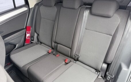 Volkswagen Tiguan II, 2021 год, 2 738 000 рублей, 19 фотография