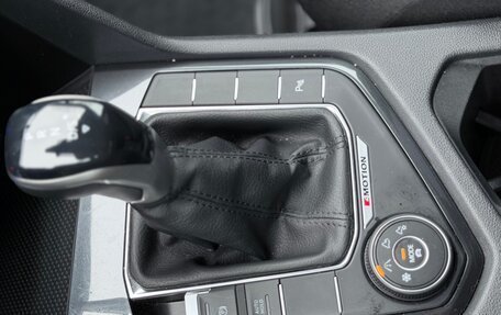 Volkswagen Tiguan II, 2021 год, 2 738 000 рублей, 30 фотография