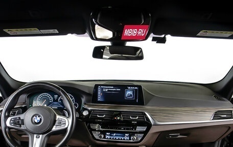 BMW 5 серия, 2019 год, 3 798 000 рублей, 13 фотография