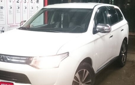 Mitsubishi Outlander III рестайлинг 3, 2012 год, 1 200 000 рублей, 1 фотография