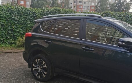 Toyota RAV4, 2015 год, 1 850 000 рублей, 2 фотография