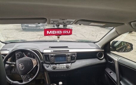 Toyota RAV4, 2015 год, 1 850 000 рублей, 6 фотография