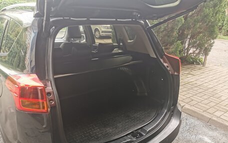 Toyota RAV4, 2015 год, 1 850 000 рублей, 11 фотография