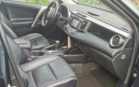 Toyota RAV4, 2015 год, 1 850 000 рублей, 17 фотография