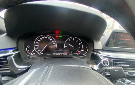 BMW 5 серия, 2019 год, 1 880 000 рублей, 14 фотография