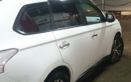 Mitsubishi Outlander III рестайлинг 3, 2012 год, 1 200 000 рублей, 2 фотография