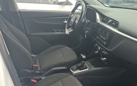 KIA Rio IV, 2022 год, 1 370 000 рублей, 5 фотография