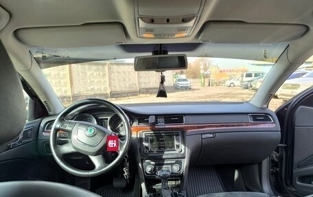 Skoda Superb III рестайлинг, 2009 год, 950 000 рублей, 1 фотография