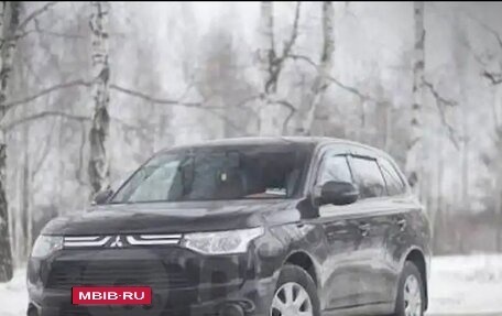 Mitsubishi Outlander III рестайлинг 3, 2014 год, 1 245 000 рублей, 1 фотография