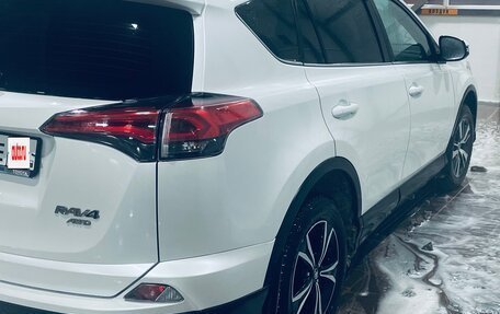 Toyota RAV4, 2018 год, 2 870 000 рублей, 2 фотография
