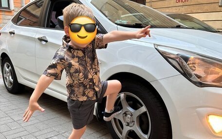 Hyundai Solaris II рестайлинг, 2014 год, 880 000 рублей, 7 фотография