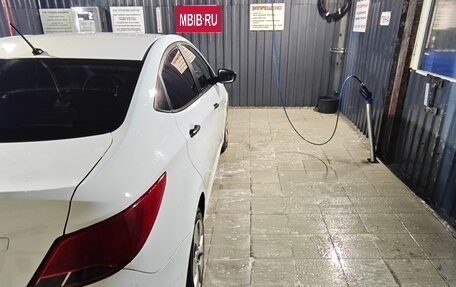 Hyundai Solaris II рестайлинг, 2014 год, 880 000 рублей, 4 фотография