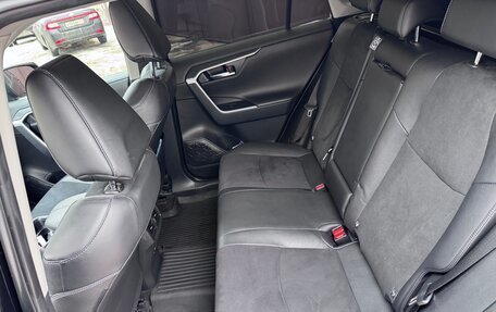 Toyota RAV4, 2021 год, 4 190 000 рублей, 10 фотография