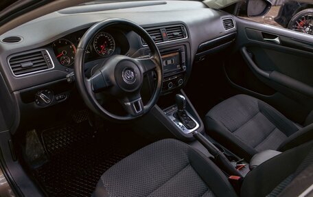 Volkswagen Jetta VI, 2011 год, 855 000 рублей, 13 фотография