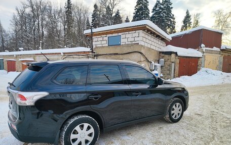 Mitsubishi Outlander III рестайлинг 3, 2014 год, 1 245 000 рублей, 15 фотография