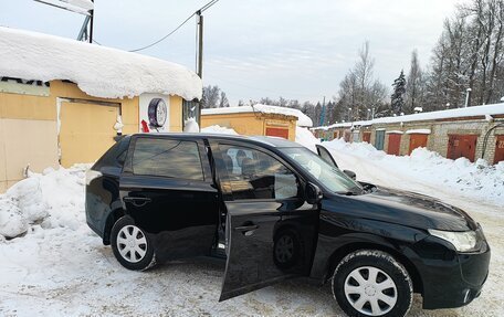 Mitsubishi Outlander III рестайлинг 3, 2014 год, 1 245 000 рублей, 7 фотография