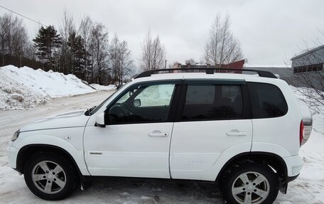 Chevrolet Niva I рестайлинг, 2017 год, 660 000 рублей, 6 фотография
