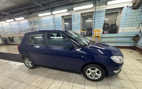 Skoda Fabia II, 2011 год, 390 000 рублей, 2 фотография