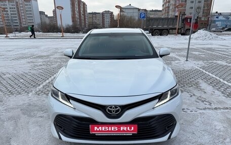 Toyota Camry, 2020 год, 2 450 000 рублей, 1 фотография