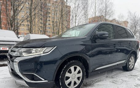 Mitsubishi Outlander III рестайлинг 3, 2016 год, 1 750 000 рублей, 2 фотография
