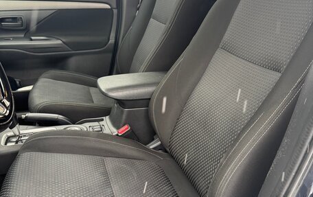 Mitsubishi Outlander III рестайлинг 3, 2016 год, 1 750 000 рублей, 13 фотография