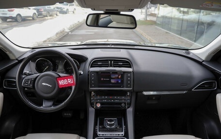 Jaguar F-Pace, 2017 год, 2 499 000 рублей, 10 фотография