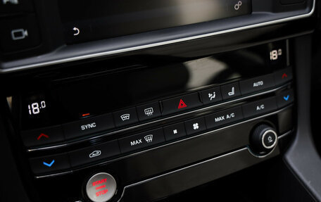 Jaguar F-Pace, 2017 год, 2 499 000 рублей, 19 фотография