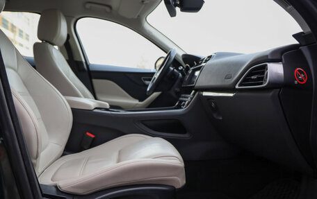 Jaguar F-Pace, 2017 год, 2 499 000 рублей, 28 фотография