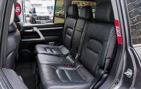 Toyota Land Cruiser 200, 2019 год, 7 350 000 рублей, 8 фотография