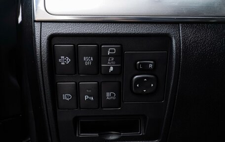 Toyota Land Cruiser 200, 2019 год, 7 350 000 рублей, 18 фотография