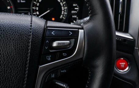 Toyota Land Cruiser 200, 2019 год, 7 350 000 рублей, 19 фотография