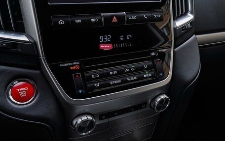 Toyota Land Cruiser 200, 2019 год, 7 350 000 рублей, 13 фотография