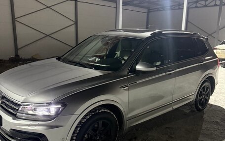 Volkswagen Tiguan II, 2019 год, 3 330 000 рублей, 6 фотография