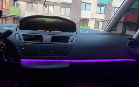 Citroen C4 Picasso II рестайлинг, 2012 год, 700 000 рублей, 6 фотография