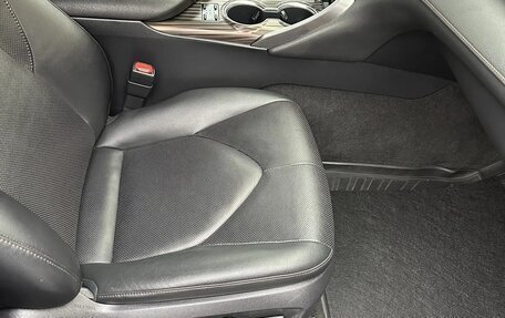 Toyota Camry, 2019 год, 3 400 000 рублей, 12 фотография