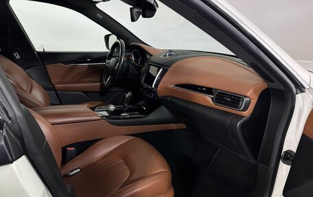 Maserati Levante I, 2017 год, 3 200 000 рублей, 14 фотография