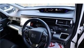 Honda Stepwgn IV, 2022 год, 2 250 000 рублей, 4 фотография