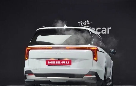 KIA Carnival, 2025 год, 7 355 000 рублей, 4 фотография