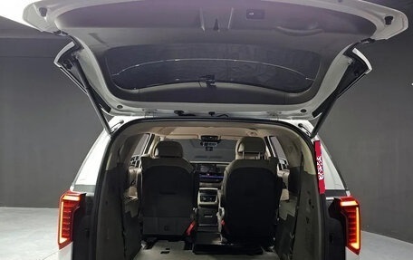 KIA Carnival, 2025 год, 7 355 000 рублей, 17 фотография