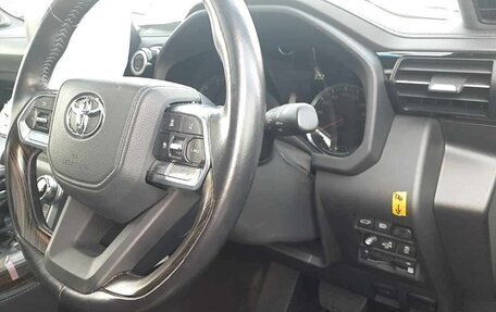 Toyota Land Cruiser Prado, 2024 год, 10 000 000 рублей, 3 фотография