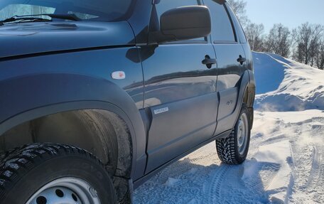 Chevrolet Niva I рестайлинг, 2017 год, 710 000 рублей, 6 фотография